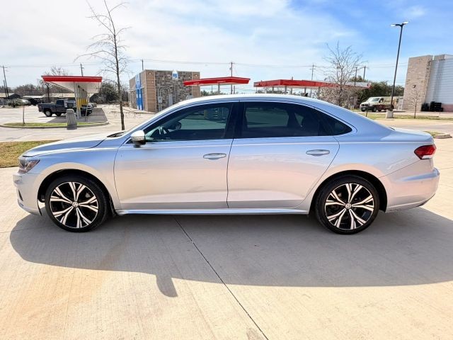 Volkswagen Passat Vehicle Full-screen Gallery Image 03