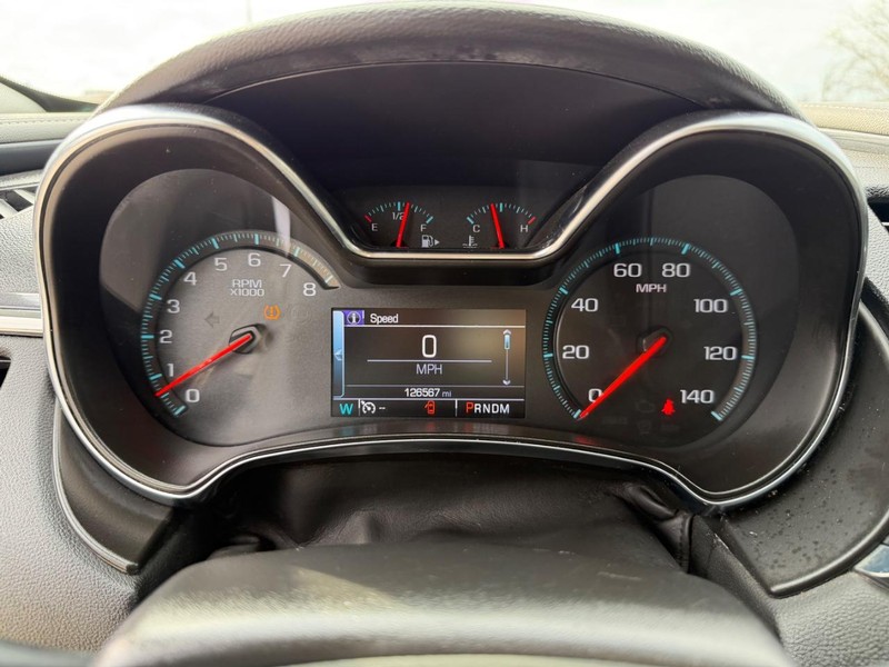 Chevrolet Impala Vehicle Full-screen Gallery Image 13