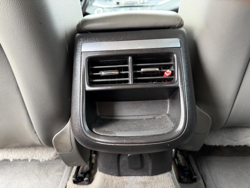 Chevrolet Impala Vehicle Full-screen Gallery Image 19