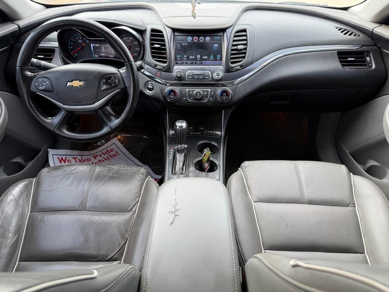 Chevrolet Impala Vehicle Full-screen Gallery Image 20