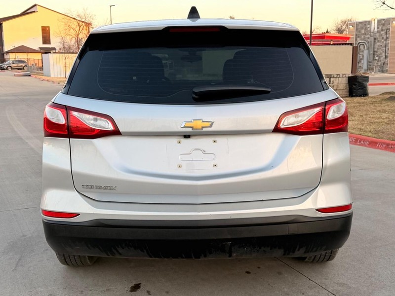 Chevrolet Equinox Vehicle Full-screen Gallery Image 05