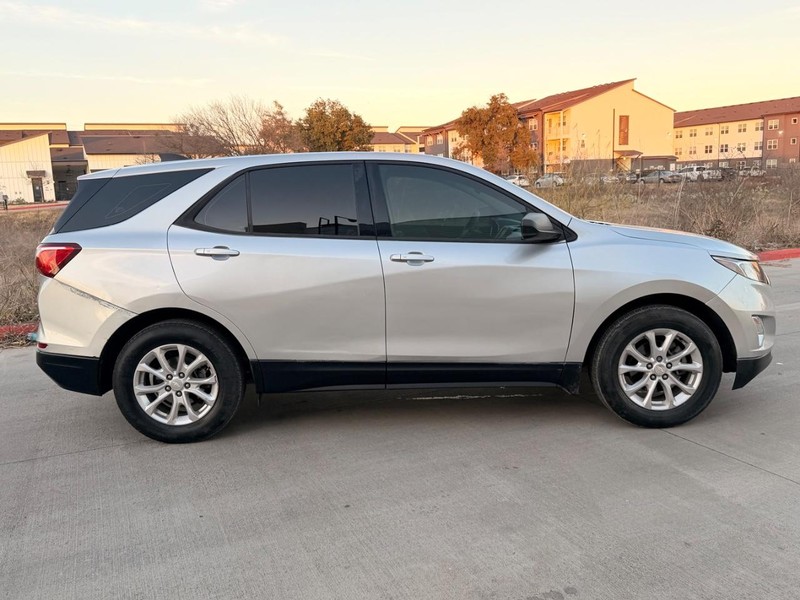 Chevrolet Equinox Vehicle Full-screen Gallery Image 07