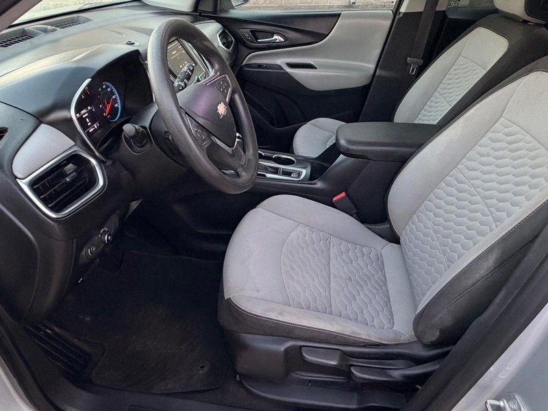 Chevrolet Equinox Vehicle Full-screen Gallery Image 11