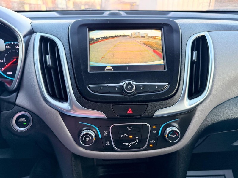 Chevrolet Equinox Vehicle Full-screen Gallery Image 14