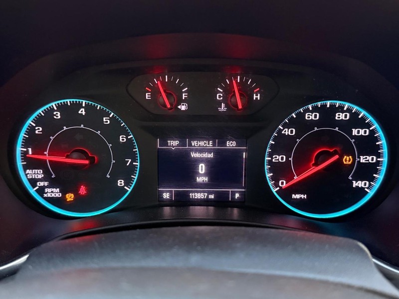 Chevrolet Equinox Vehicle Full-screen Gallery Image 15