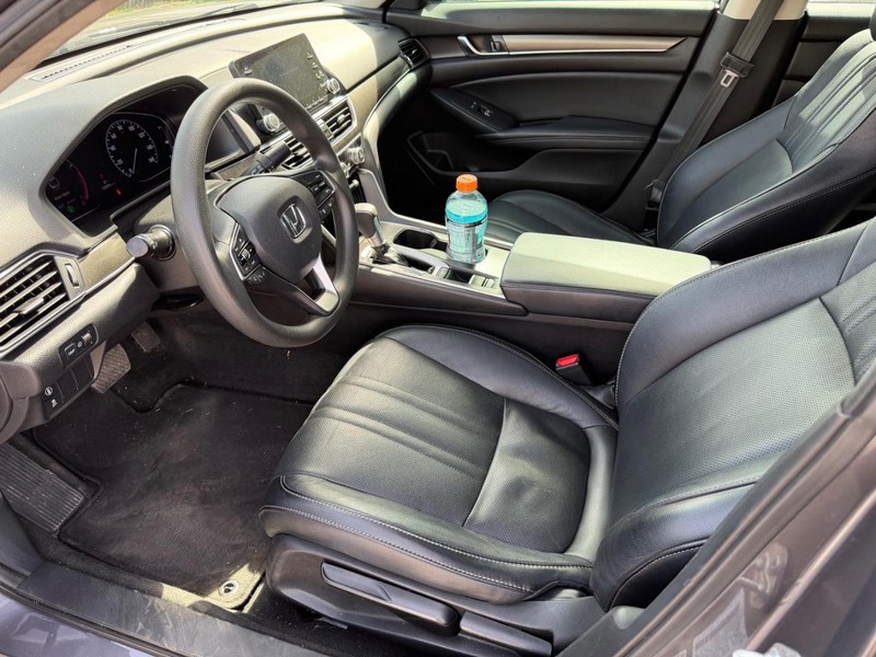 Honda Accord Sedan Vehicle Full-screen Gallery Image 11