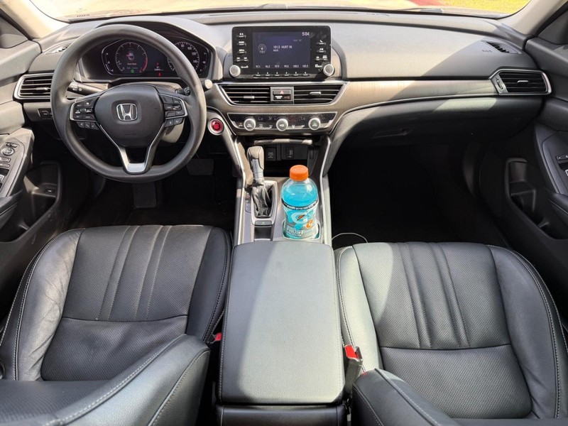 Honda Accord Sedan Vehicle Full-screen Gallery Image 19