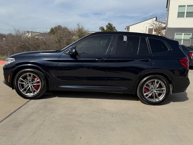 BMW X3 Vehicle Full-screen Gallery Image 03