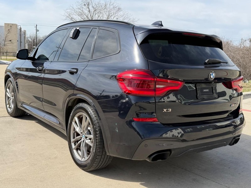 BMW X3 Vehicle Full-screen Gallery Image 04