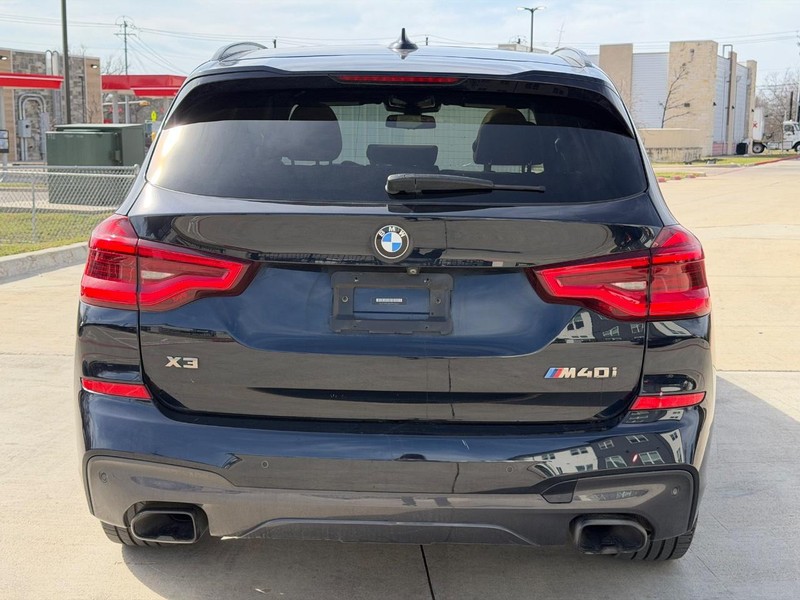 BMW X3 Vehicle Full-screen Gallery Image 05