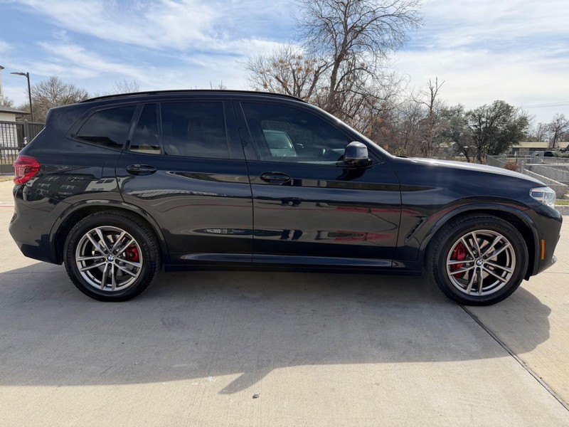 BMW X3 Vehicle Full-screen Gallery Image 07