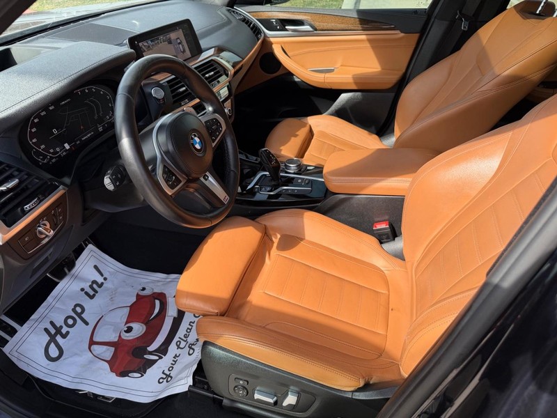 BMW X3 Vehicle Full-screen Gallery Image 11