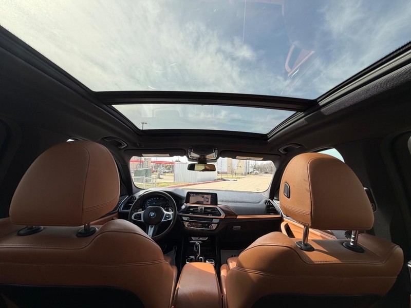 BMW X3 Vehicle Full-screen Gallery Image 20