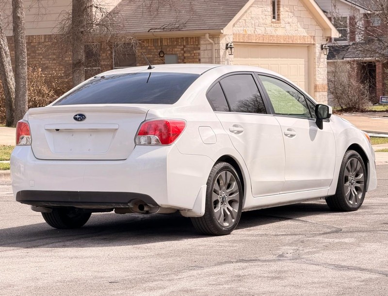 Subaru Impreza Sedan Vehicle Full-screen Gallery Image 05