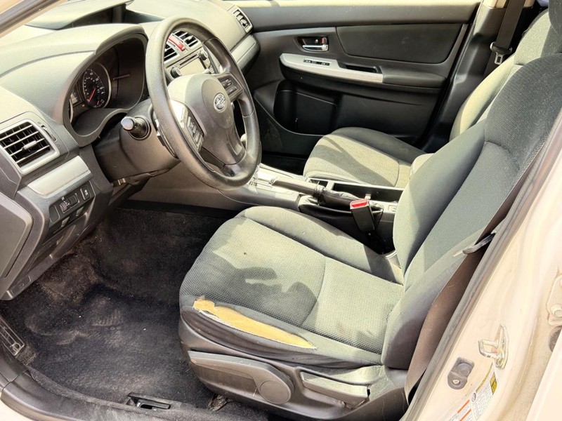 Subaru Impreza Sedan Vehicle Full-screen Gallery Image 11