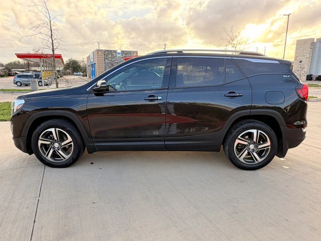 GMC Terrain Vehicle Full-screen Gallery Image 03