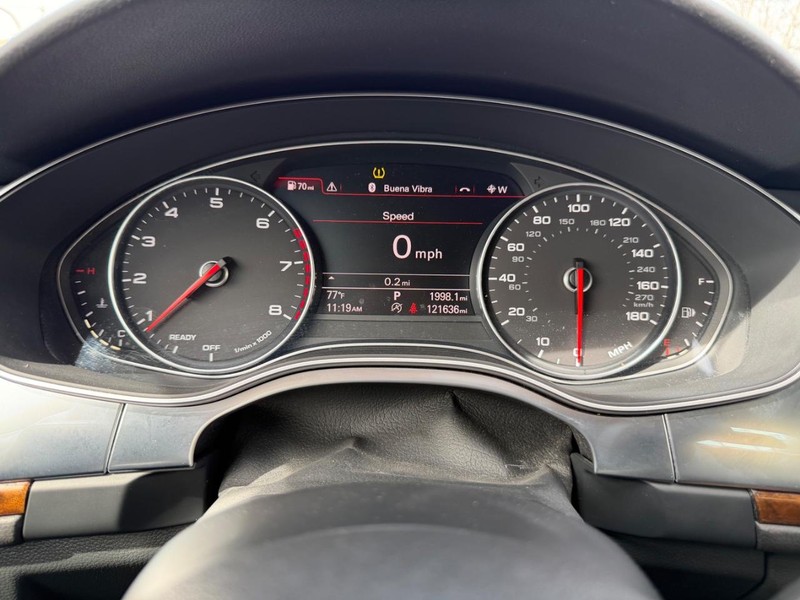 Audi A6 Vehicle Full-screen Gallery Image 14