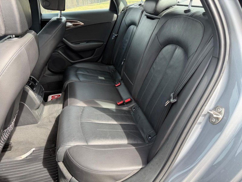 Audi A6 Vehicle Full-screen Gallery Image 18