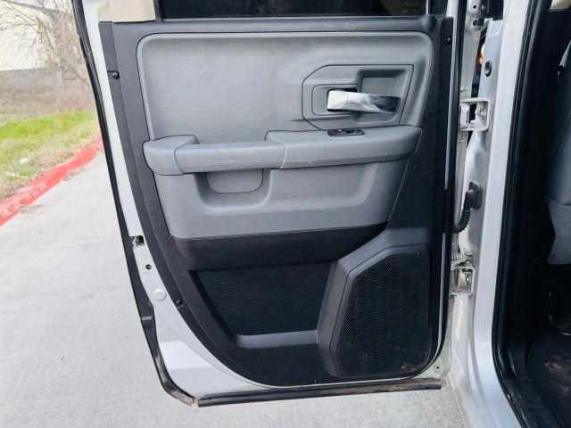 Ram 1500 Vehicle Full-screen Gallery Image 12