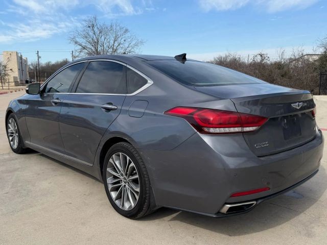 Hyundai Genesis Vehicle Full-screen Gallery Image 04