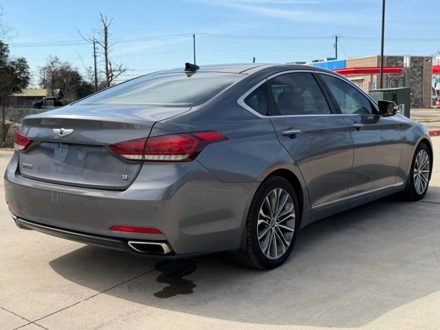 Hyundai Genesis Vehicle Full-screen Gallery Image 06