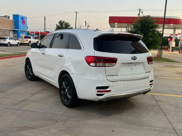 Kia Sorento Vehicle Full-screen Gallery Image 08