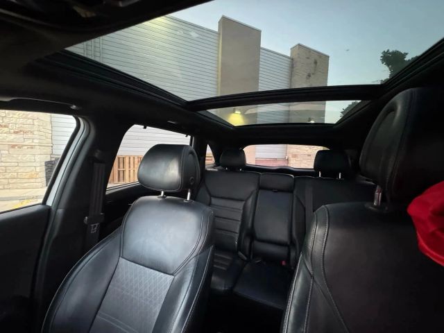 Kia Sorento Vehicle Full-screen Gallery Image 17