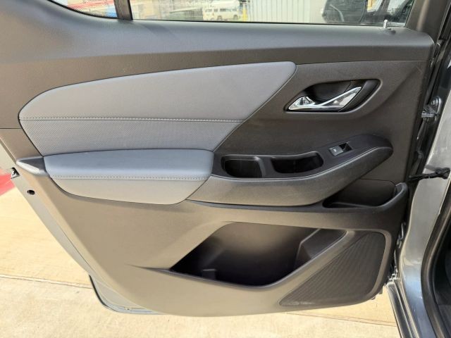 Chevrolet Traverse Vehicle Full-screen Gallery Image 15