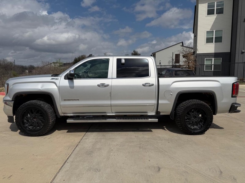 GMC Sierra 150 Vehicle Full-screen Gallery Image 03