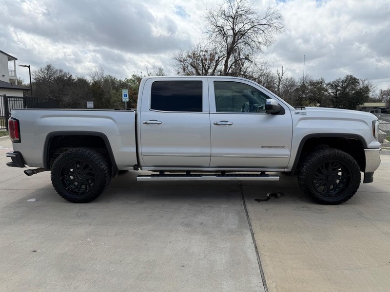 GMC Sierra 150 Vehicle Full-screen Gallery Image 07