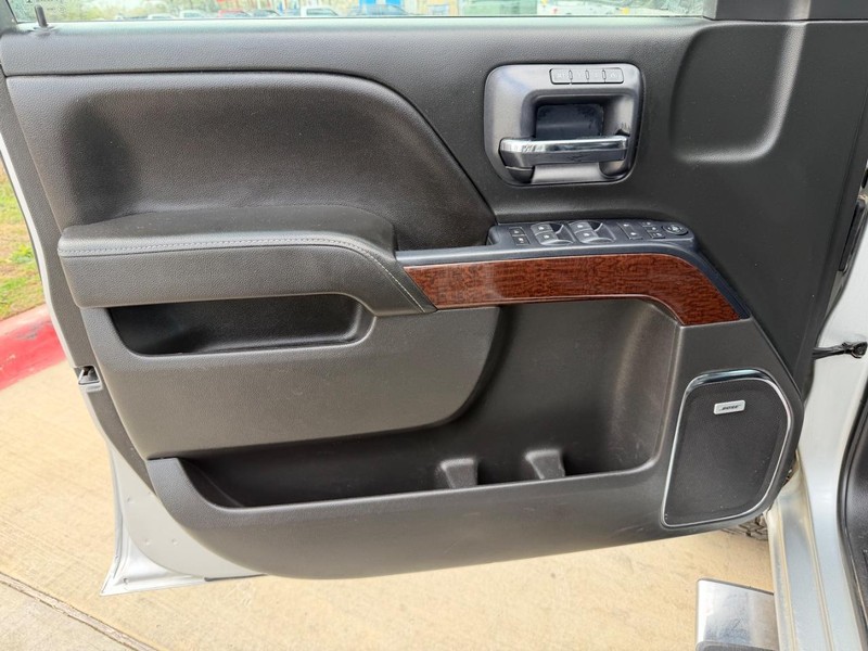 GMC Sierra 150 Vehicle Full-screen Gallery Image 10