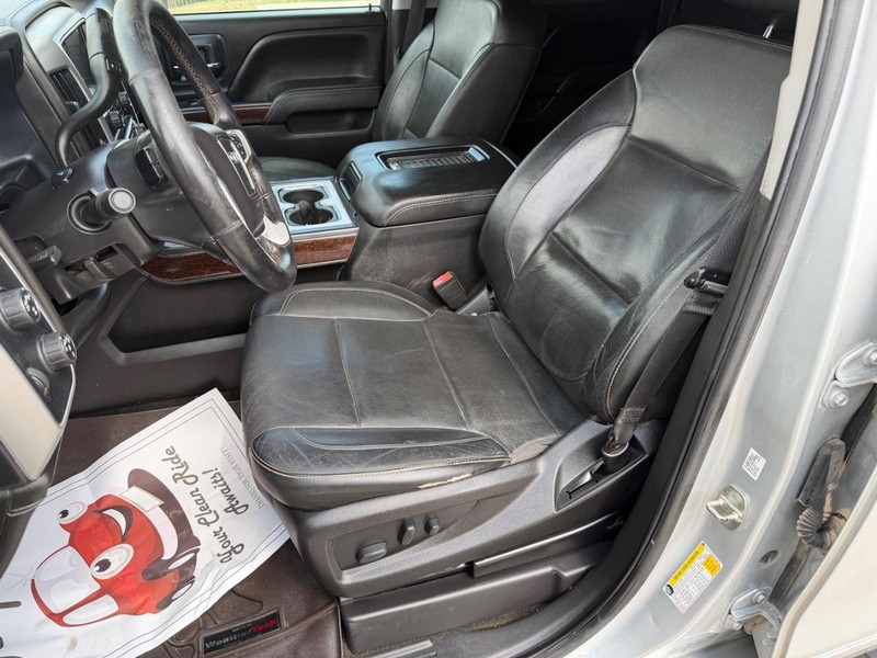 GMC Sierra 150 Vehicle Full-screen Gallery Image 12