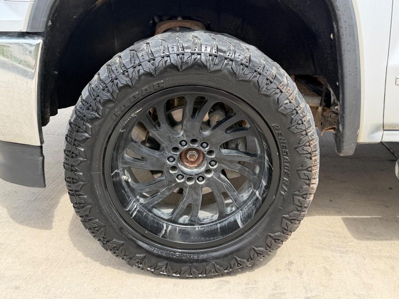 GMC Sierra 150 Vehicle Full-screen Gallery Image 22