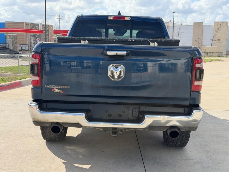 Ram 1500 Vehicle Full-screen Gallery Image 05