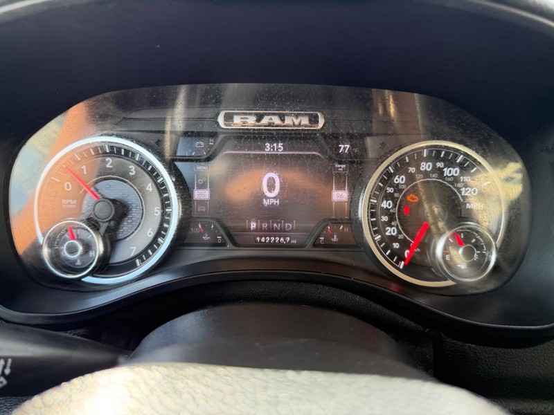 Ram 1500 Vehicle Full-screen Gallery Image 13