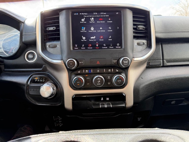 Ram 1500 Vehicle Full-screen Gallery Image 14