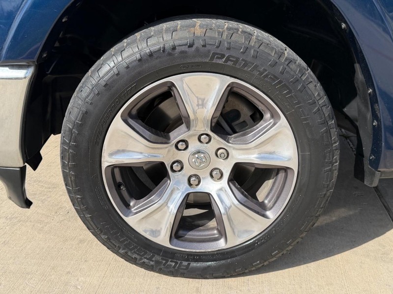 Ram 1500 Vehicle Full-screen Gallery Image 23