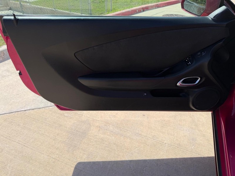 Chevrolet Camaro Vehicle Full-screen Gallery Image 10