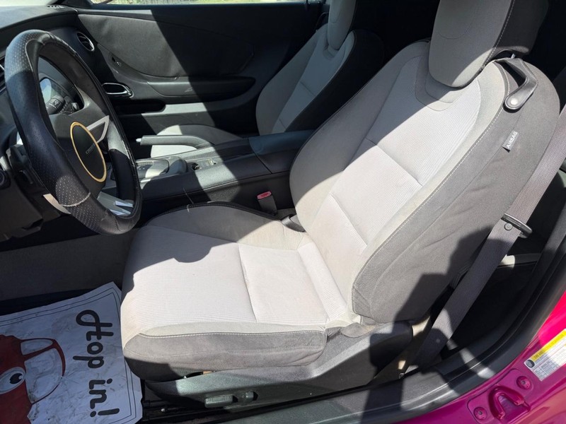 Chevrolet Camaro Vehicle Full-screen Gallery Image 12