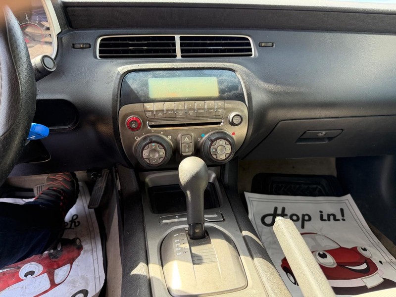 Chevrolet Camaro Vehicle Full-screen Gallery Image 14