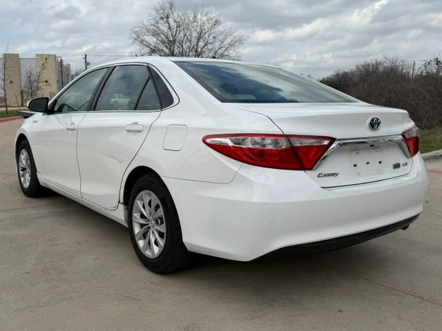 Toyota Camry Vehicle Full-screen Gallery Image 04