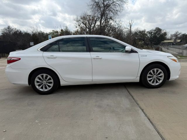 Toyota Camry Vehicle Full-screen Gallery Image 07