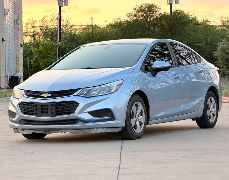 Chevrolet Cruze Vehicle Full-screen Gallery Image 02