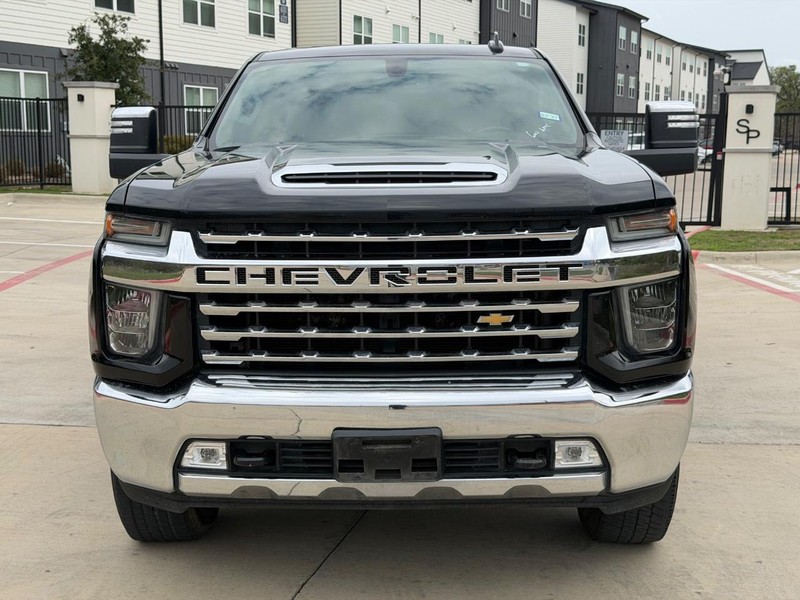 Chevrolet Silverado 2500HD Vehicle Full-screen Gallery Image 09