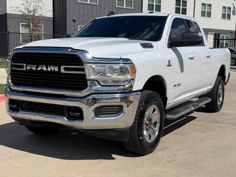 Ram 2500 Crew Vehicle Full-screen Gallery Image 02