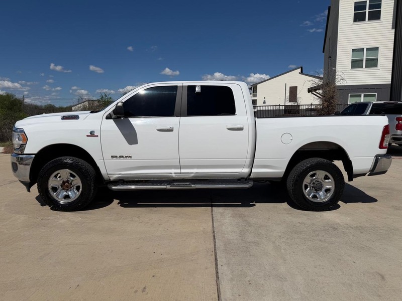 Ram 2500 Crew Vehicle Full-screen Gallery Image 03