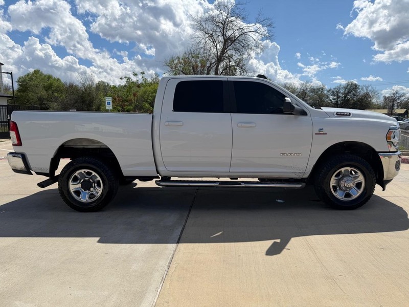 Ram 2500 Crew Vehicle Full-screen Gallery Image 07