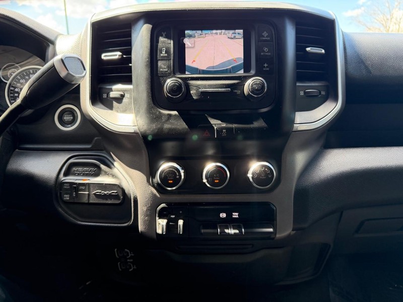 Ram 2500 Crew Vehicle Full-screen Gallery Image 16