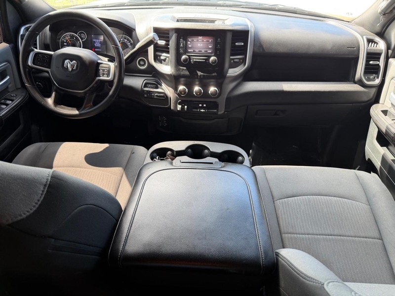 Ram 2500 Crew Vehicle Full-screen Gallery Image 21