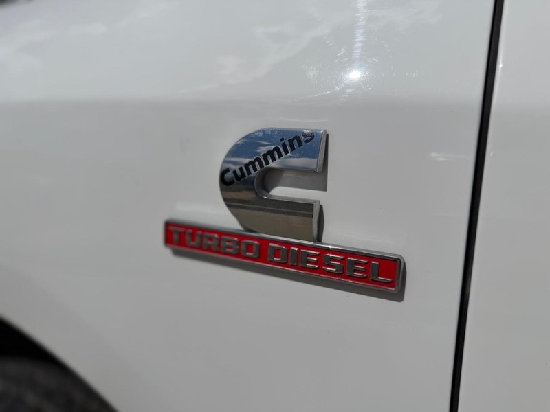 Ram 2500 Crew Vehicle Full-screen Gallery Image 23